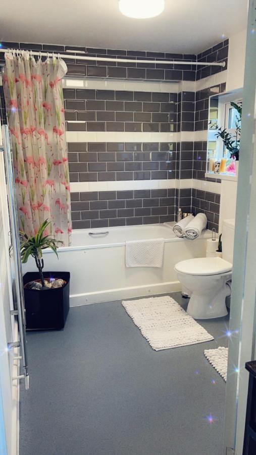 Stay In Woking With Benita Horsell Exterior foto